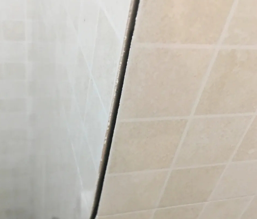 尖草坪瓷砖空鼓维修公司分享阳台瓷砖脱落的修复过程可以分为以下几个步骤